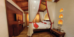 Tribhuja Room Vatsyayana Resort